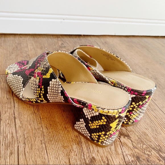 Nine West Crocodile Embossed Cross Strap Sandals - Picture 4 of 9